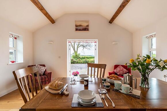 Bryn Eithin Bach Bwthyn Clychaur Gog