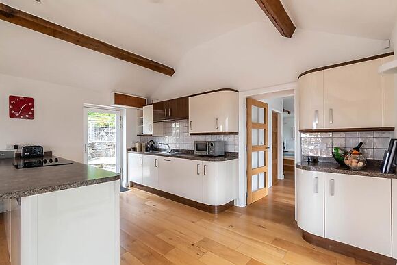 Bryn Eithin Bach Bwthyn Clychaur Gog