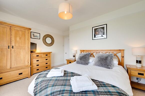 Combesgate Apartment