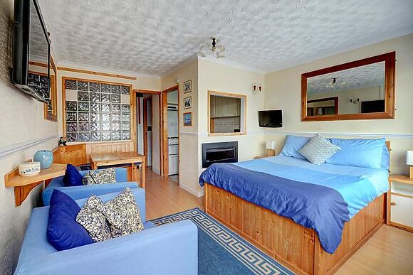 5 Croft Court