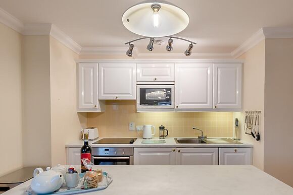 32 St Brides Bay View Apts