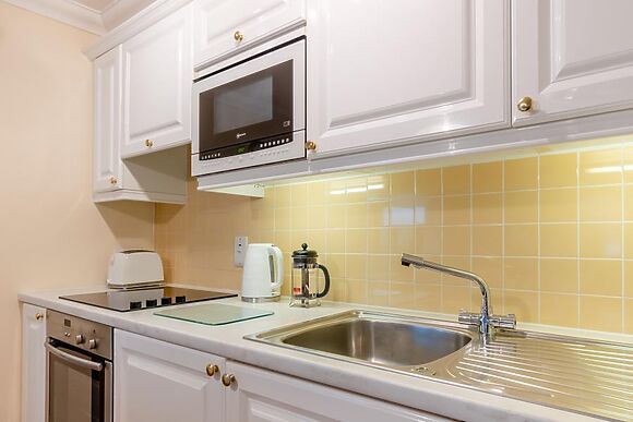 32 St Brides Bay View Apts