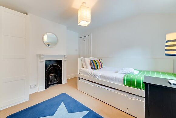 35 Stradbroke Road