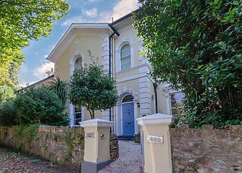 Spacious Lodge for 10 in Torquay