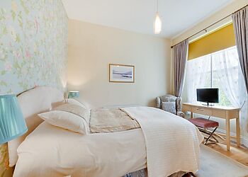 Spacious Lodge for 10 in Torquay