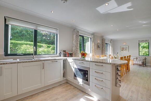 Oakdene House - photo 3 of 15
