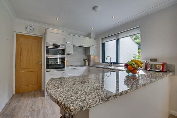 Oakdene House - photo 4 of 15