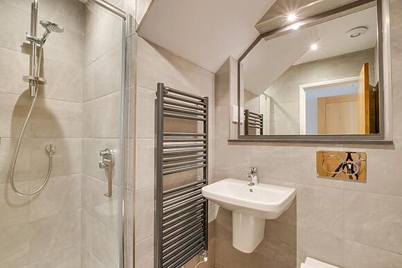 Oakdene House - photo 9 of 15