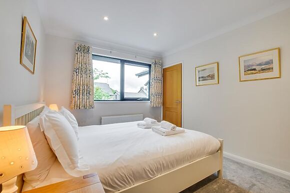 Oakdene House - photo 15 of 15