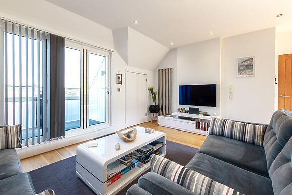 The Penthouse At Point View