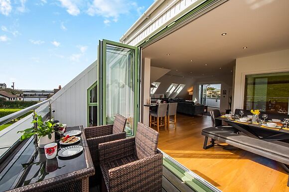 The Penthouse At Point View