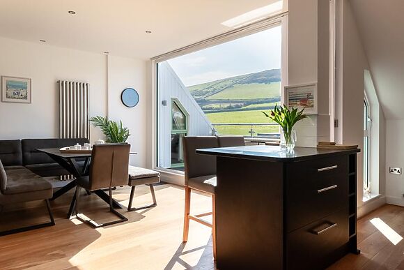 The Penthouse At Point View