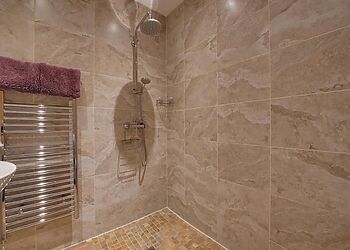 2-Bedroom Hot Tub Barn in Cowbar