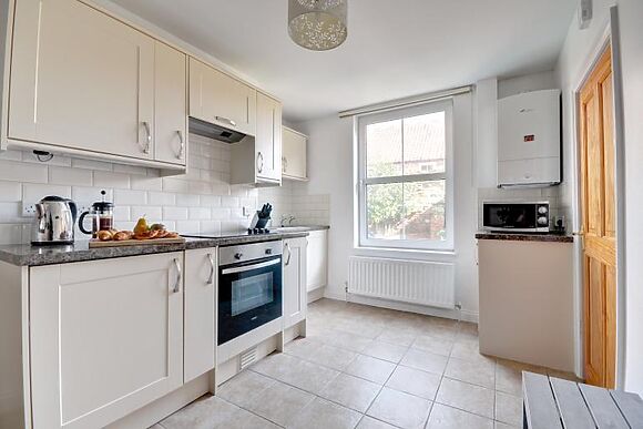 Annabels Cottage, group cottage in Whitby, sleeps 8