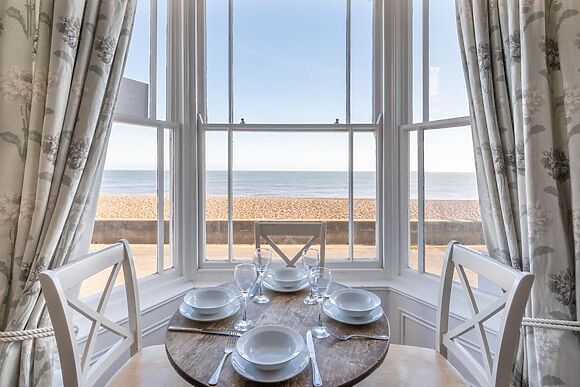 Regent Cottage, group cottage in Aldeburgh, sleeps 6