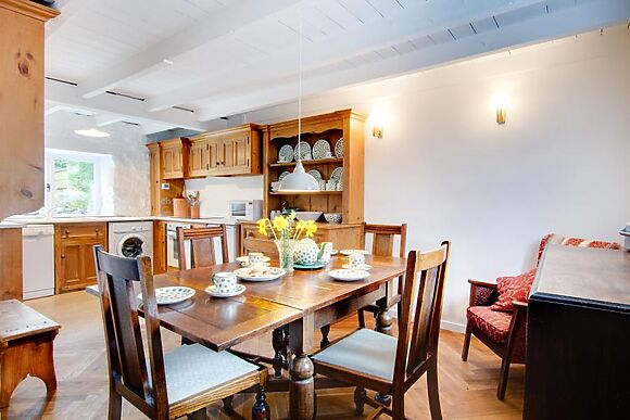 Crown Cottage