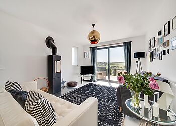 4-Bedroom House for 8 in Mawgan Porth