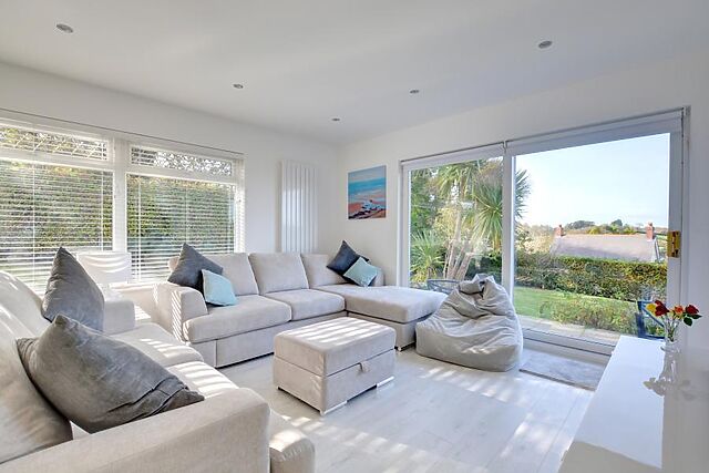 4-Bedroom Hot Tub Cottage near Saundersfoot Beach