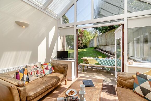 6Stammers Retreat