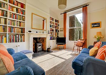Spacious Detached House for 12 in Lower Bodham