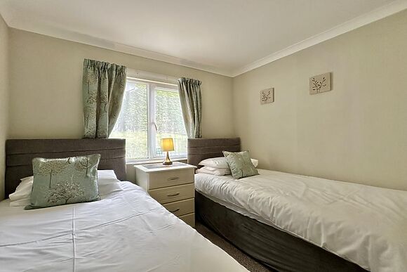 Valley Escape Sunny Lyn