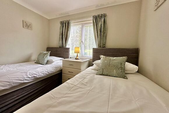 Valley Escape Sunny Lyn