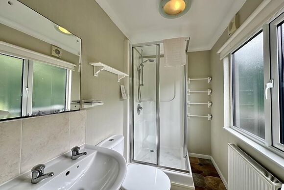 Valley Escape Sunny Lyn