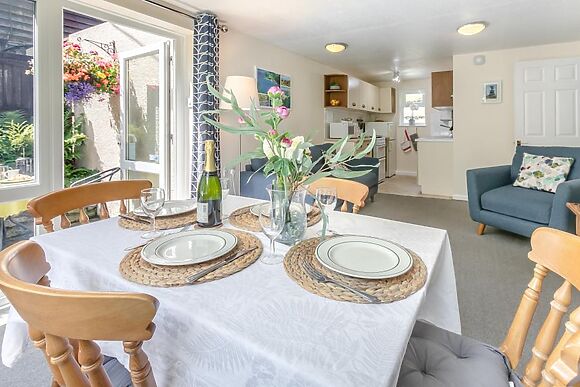 River View Sunny Lyn