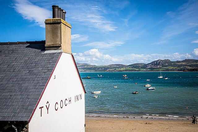 3-Bedroom Cottage with Hot Tub in Aberdaron