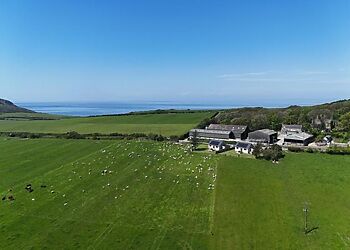 3-Bedroom Hot Tub Cottage in Aberdaron