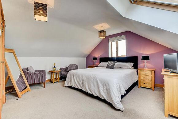 2-Bedroom Cottage in Llaniestyn