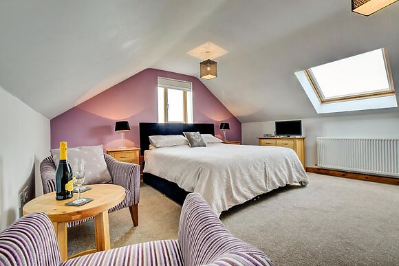 2-Bedroom Cottage in Llaniestyn