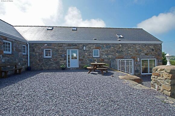 Bythynnod Lleuddad Cottages