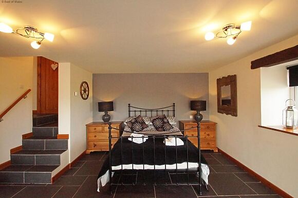 Bythynnod Lleuddad Cottages