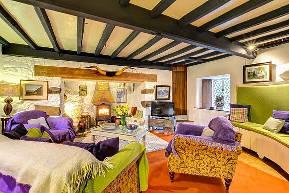 2-Bedroom Cottage in Rhiwf