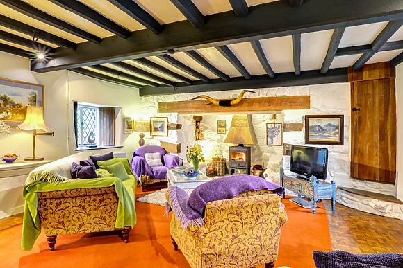 2-Bedroom Cottage in Rhiwf