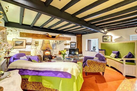 2-Bedroom Cottage in Rhiwf