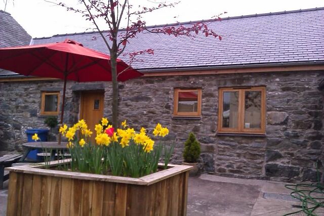 2-Bedroom Hot Tub Cottage in Bala