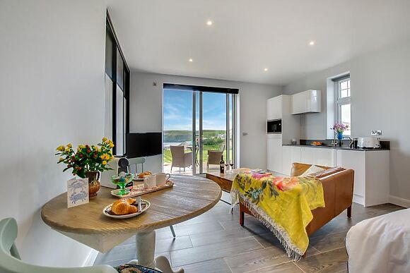 4-Bedroom House in Bwlchtocyn