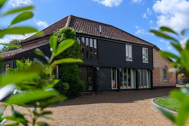 7-Bedroom Hot Tub Cottage in Aslacton