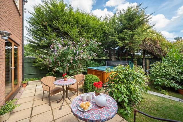 3-Bedroom Hot Tub Cottage in Lowestoft