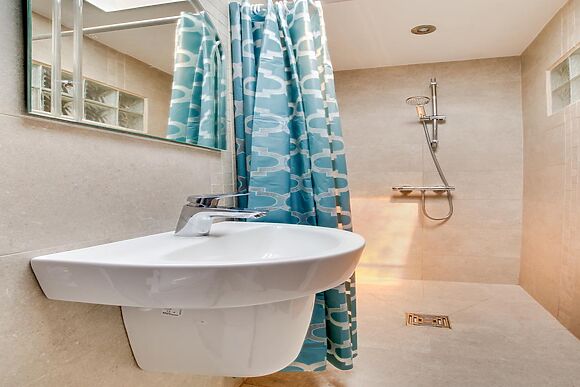Cottage for 6 in Swanage - photo 13 of 15