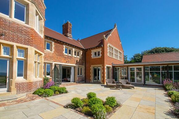 Latimer House, group cottage in Felixstowe, sleeps 14