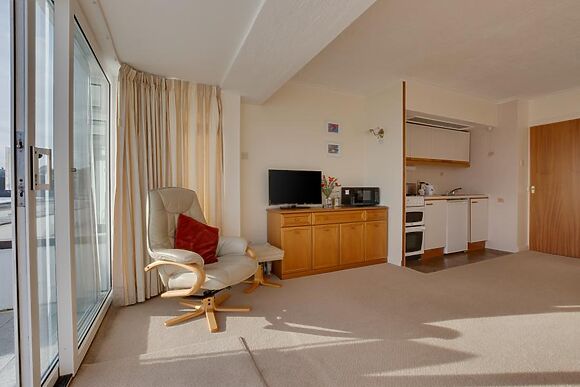 3A Strandways Court