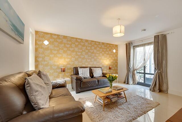 2-Bedroom Cottage with Hot Tub in Torquay