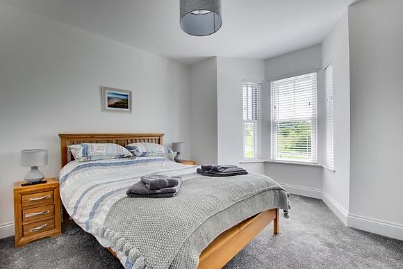 Llety Celyn The Hollies