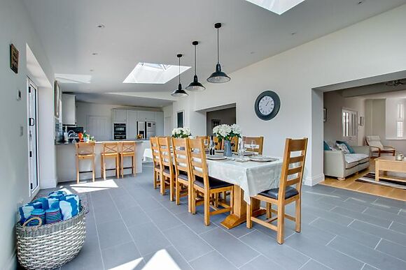 Llety Celyn The Hollies