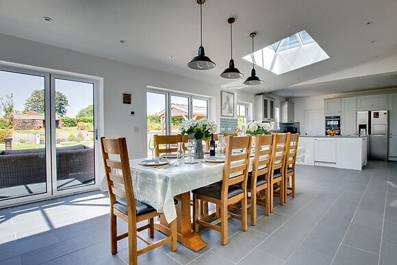 Llety Celyn The Hollies