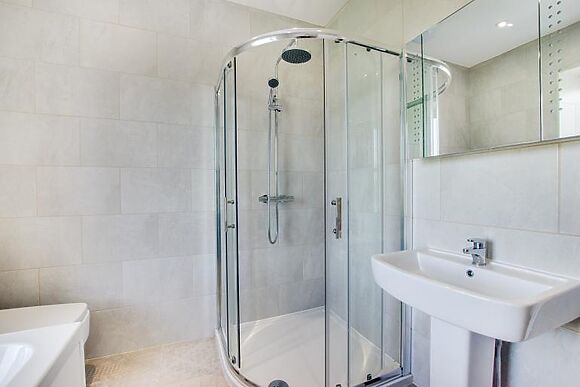 Llety Celyn The Hollies