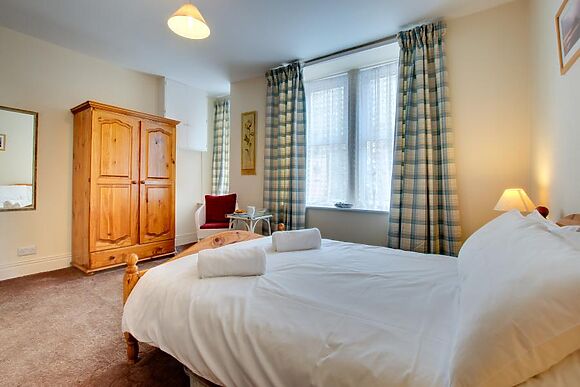 No 1 Sunnieside Square